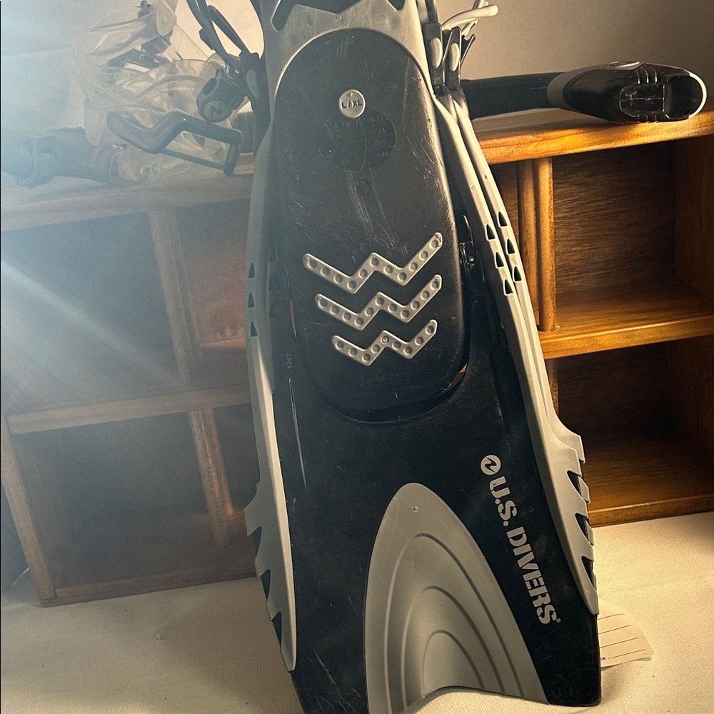 Black and Gray Diving Fins 4 pc set